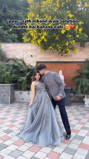Khushi Punjaban Instagram - right na ???
outfit:- @balbirstore
#vkcouple04