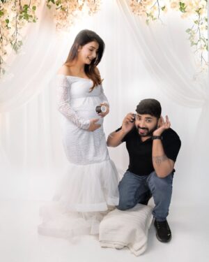 Khushi Punjaban Instagram - Congratulations bhyia bhabi❤️🫂 mera guess toh boy hai ap sab apna bta do kya lgta hai 😛@khushi.vivekchoudhary @vvkchoudharyy