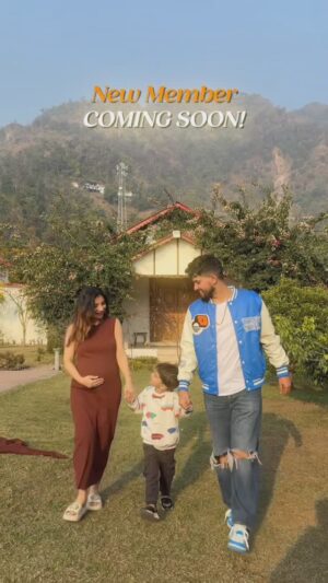 Khushi Punjaban Instagram - Happy anniversary my love @vvkchoudharyy
6 years of togetherness..
Outfit:- @tees_nd_more
