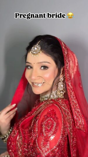 Khushi Punjaban Instagram - Rate this look ♥️
Mua :- @yashikamakeovers
Outfit:- @weddingaashiyanaofficial
Jewellery:- @sangini_accessories
#vkcouple04