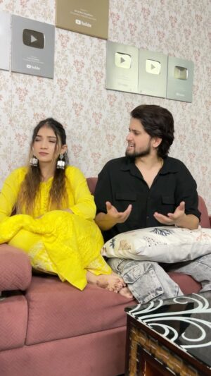 Khushi Punjaban Instagram - Wait for the end 😂
By the way m sonpapdi lover 😝
Suit :- @fashion_addicts_world
#vkcouple04 #diwalireel #sonpapdi