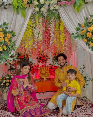 Khushi Punjaban Instagram - Welcome Bappa Ji 🙏🏼❤️
.
Suit :- @girls.wodrobe