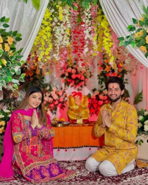 Khushi Punjaban Instagram - Welcome Bappa Ji 🙏🏼❤️
.
Suit :- @girls.wodrobe
