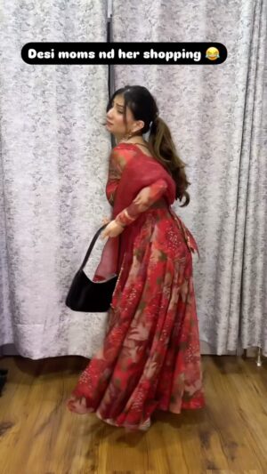 Khushi Punjaban Instagram - Apki mummy bhi aise bargaining karti hai ? 😂
Suit :- @girls.wodrobe
#vkcouple04