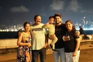 Khushi Punjaban Instagram - Happy Birthday Papa Ji... ❤️
Aap sath Ho To Sab Theek Hai 🥹