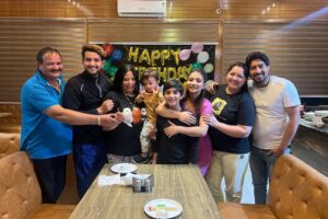 Khushi Punjaban Instagram - Happy Birthday Papa Ji... ❤️
Aap sath Ho To Sab Theek Hai 🥹
