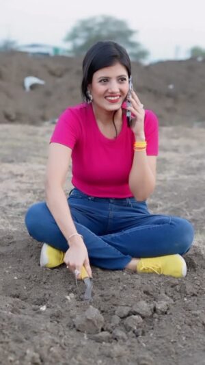 Khwahish Gal Instagram - Andha pyaar 😜🤣 @khwahish_gal
.
.
.
.
.
.
.
.
#reels #reelitfeelit #insta #couple #featured #khwahish_gal