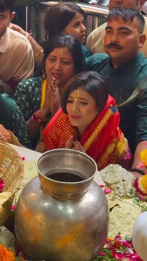 Khwahish Gal Instagram - Radhe Radhe 🙏🏻 @khwahish_gal
.
.
.
.
.
.
.
#reels #reelitfeelit #insta #couple #featured #khwahish_gal