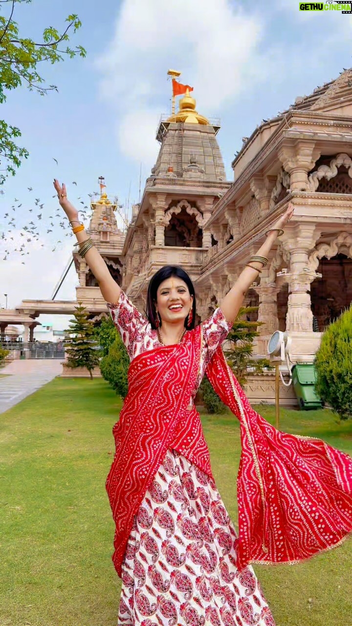 Khwahish Gal - 348.6K Likes - सांवरिया सेठ की जय 🙏🏻🌹 @khwahish_gal 
.
.
.
.
.
.
#reels #reelitfeelit #insta #couple #featured #khwahish_gal