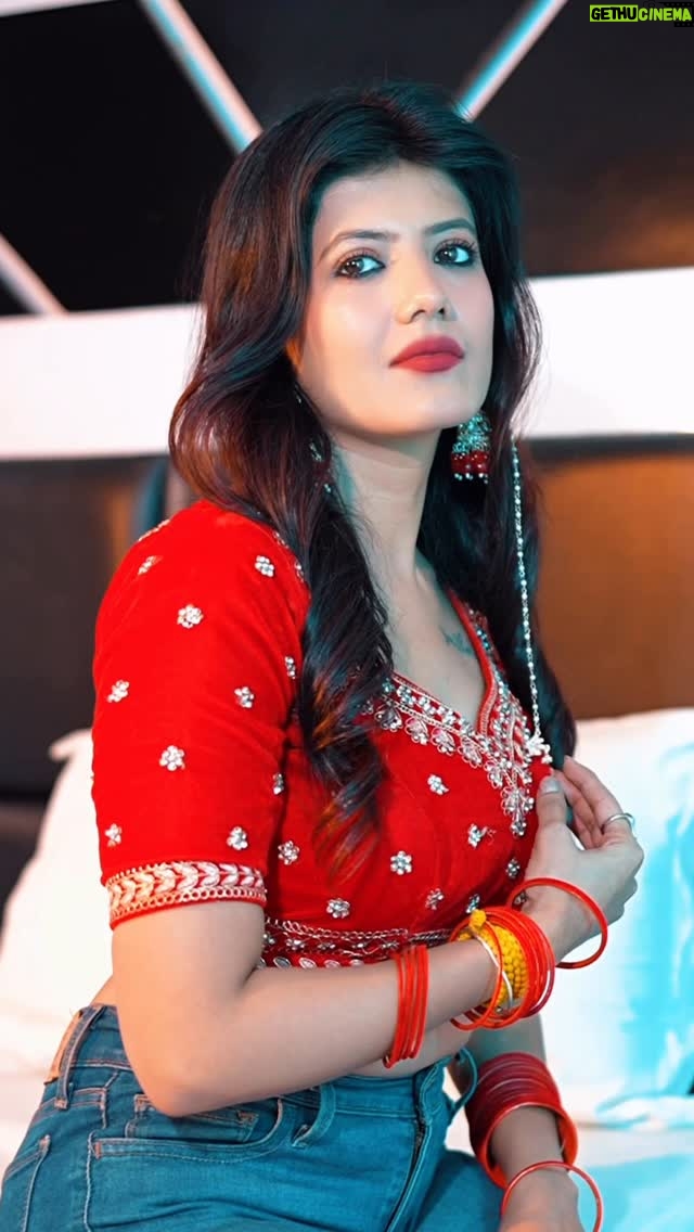 Khwahish Gal - 644K Likes - Sweet dream twist 🙈💕 @khwahish_gal 
.
.
.
.
.
.
.
.
.
#reels #reelitfeelit #insta #couple #featured #khwahish_gal