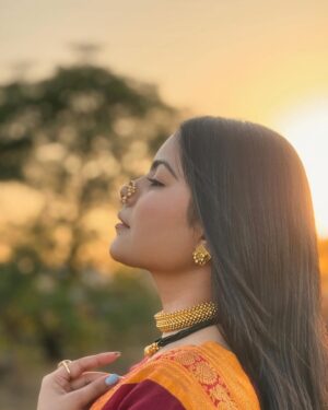 Khyati Sonigra Instagram - Kaisa laga aap logo ko ye look?🧡 
.
.
.
.
.
#marathi #look #insta #instafam #love #instagram