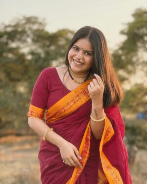 Khyati Sonigra Instagram - Kaisa laga aap logo ko ye look?🧡 
.
.
.
.
.
#marathi #look #insta #instafam #love #instagram