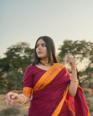 Khyati Sonigra Instagram - Kaisa laga aap logo ko ye look?🧡 
.
.
.
.
.
#marathi #look #insta #instafam #love #instagram