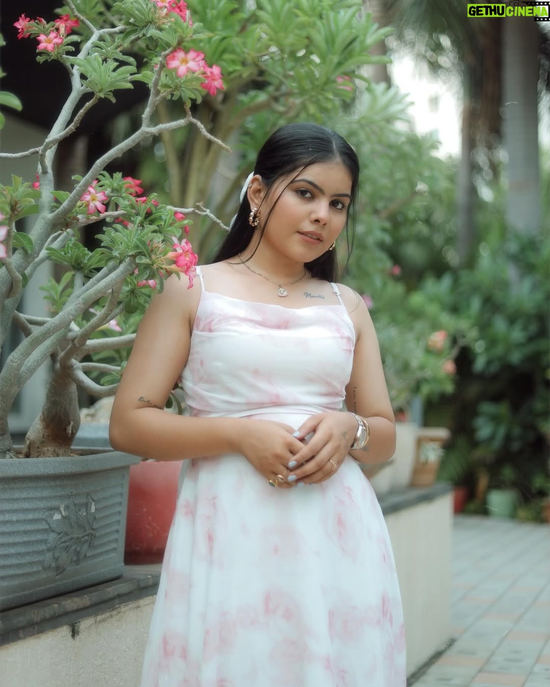 Khyati Sonigra - 54.7K Likes - Looking for you 👀✨ 
.
.
.
Click - @mr_parthu_photographer 
Outfit - @ragga.surat 
.
.
.
#outfit #follow #love #instagram #post #instafeed #instafeed #instagood