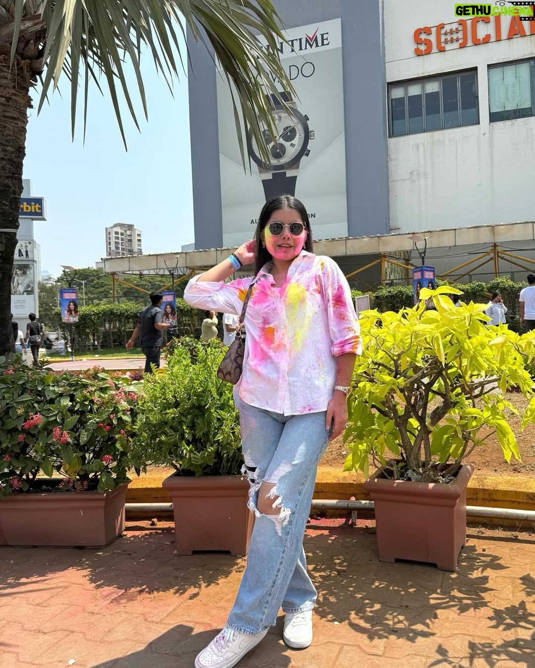 Khyati Sonigra - 74.6K Likes - Ameeri ka dusra naam holi ke din white kapde pehen kar jaana 😮‍💨 

Aapki holi kaisi gayi ?? 

#instagood #instafam #holi #mumbai #memories #instagram