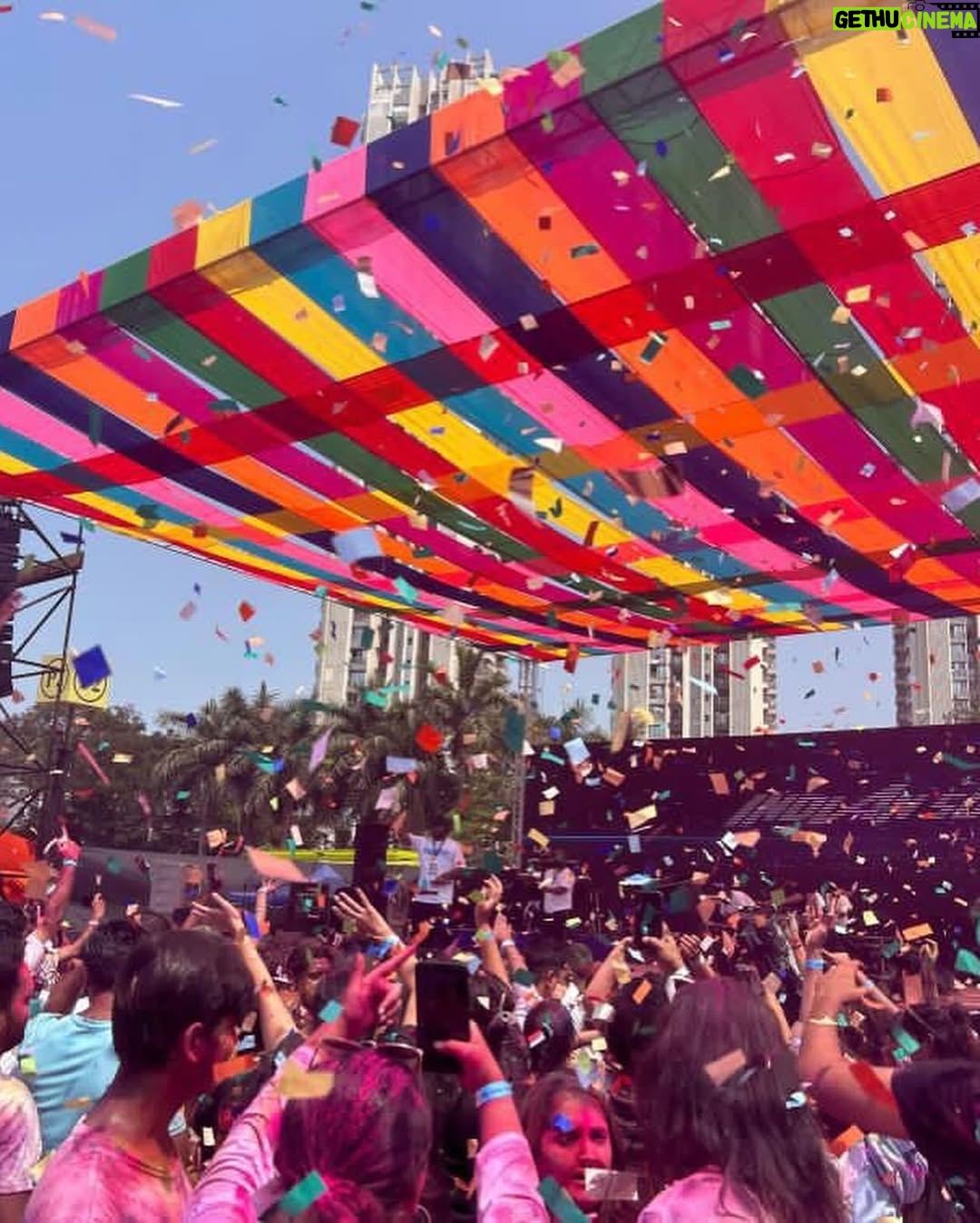 Khyati Sonigra - 74.6K Likes - Ameeri ka dusra naam holi ke din white kapde pehen kar jaana 😮‍💨 

Aapki holi kaisi gayi ?? 

#instagood #instafam #holi #mumbai #memories #instagram