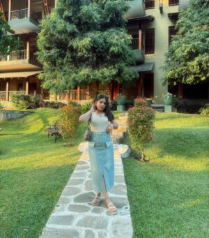Khyati Sonigra Instagram - Blues away ,💙 
.
.
Outfit - @foreverthestyle 
.
#instagood #instagram #instafam #famlove #post #3am