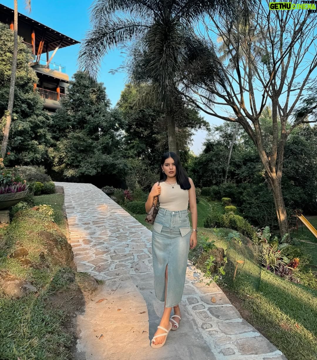 Khyati Sonigra - 44.2K Likes - Blues away ,💙 
.
.
Outfit - @foreverthestyle 
.
#instagood #instagram #instafam #famlove #post #3am