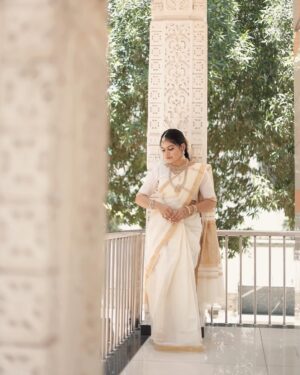 Khyati Sonigra Instagram - Titli ✨🦋
.
.
.
.
Makeup & hair @riya.s___makeover 
Shoot by - @godfather_bridalshoot 
.
.
.
#southindian #look #bride #song #instagram #instagood #instafam #famlove
