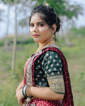 Khyati Sonigra Instagram - ॐ गं गणपतये नमः 

Happy ganesh chaturthi 🫶🏻✨ 

Makeup & hair - @riya.s___makeover 
Edit - @mr._nd_photography 

#insta #ganesh #instagood #instagram #newpost #ganeshfestival #ganeshchaturthi #instafashion