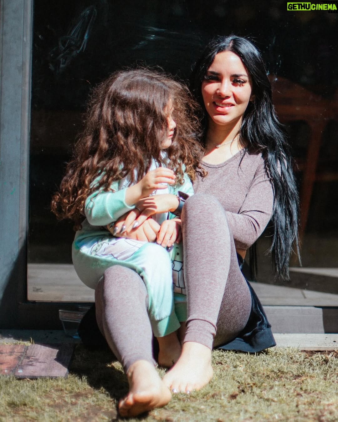 Kimberly Loaiza - 1.5 Million Likes - No hay rol más desafiante ni más hermoso que ser mamá, a veces dudo si lo estoy haciendo bien pero entonces ellos me miran como si fuera mágica.
Kima y Juanito, gracias por elegirme en esta vida, los amo con todo mi corazón ❤️

¡Feliz día a todas las mamás mágicas! ✨🪄