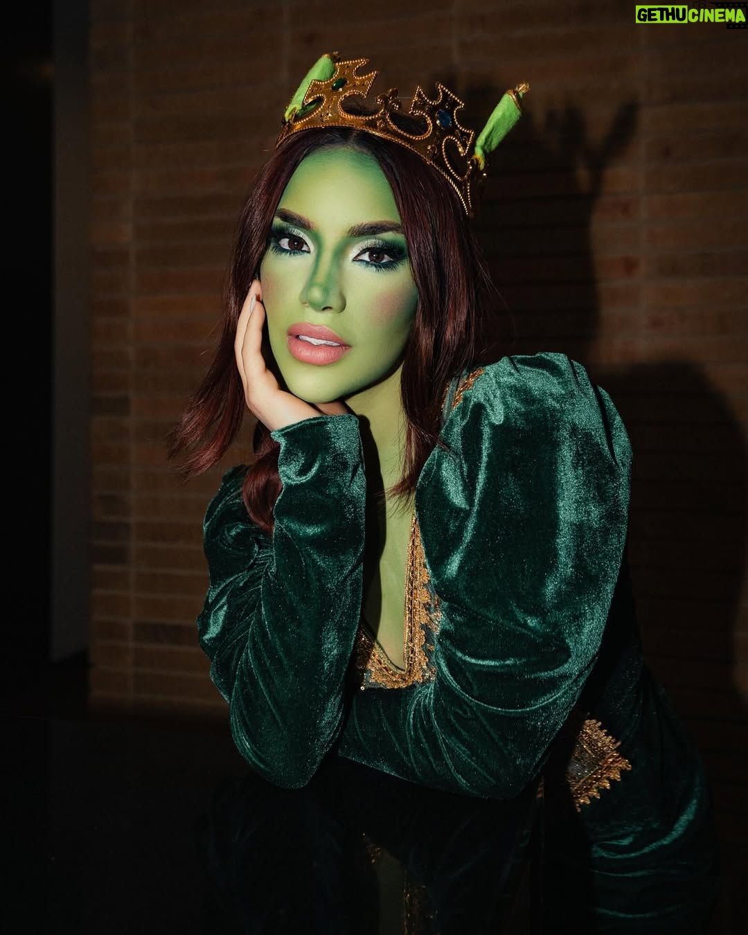 Kimberly Loaiza - 1.1 Million Likes - FELIZ HALLOWEEN de parte de la familia JUKISHREK 🎃