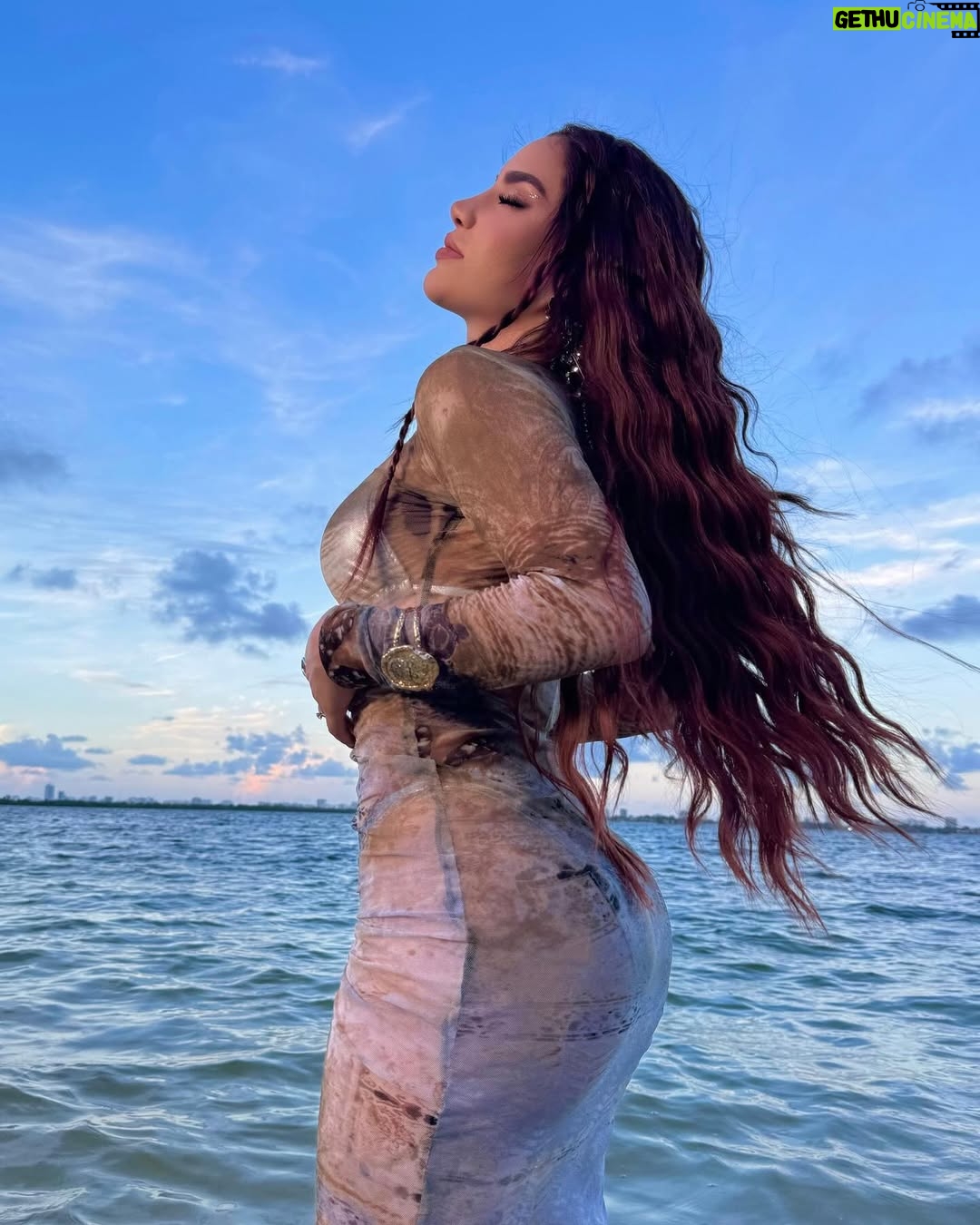 Kimberly Loaiza - 1.2 Million Likes - ¿Ya fueron a la Playa? ☀️