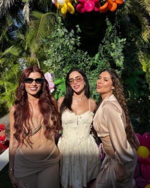 Kimberly Loaiza Instagram - FELIZ CUMPLEAÑOS MIA✨Que lindo es verte crecer 🫶🏻