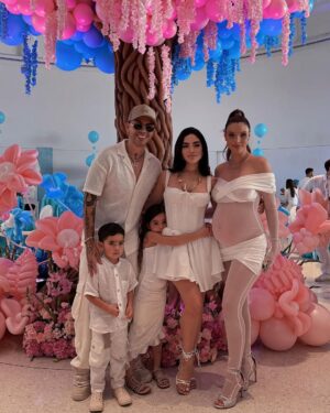Kimberly Loaiza Instagram - Es niñaaaaaaaaaaaa 🥹💖
PD: Ya quiero que vean como terminó así JD 🤣