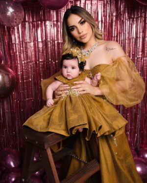 Kimberly Loaiza Instagram - Oficialmente hoy se cumplen los mejores 5 años de mi vida ✨ gracias Kima por hacerme mamá y enseñarme niveles de amor que no conocía, te amo con mi alma y juro que estaré para ti en las buenas y en la malas. HBD para la mujer de mi vida, para mi siempre serás la princesa más linda 🎂🥳