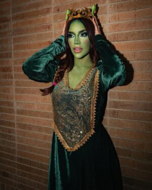 Kimberly Loaiza Instagram - FELIZ HALLOWEEN de parte de la familia JUKISHREK 🎃