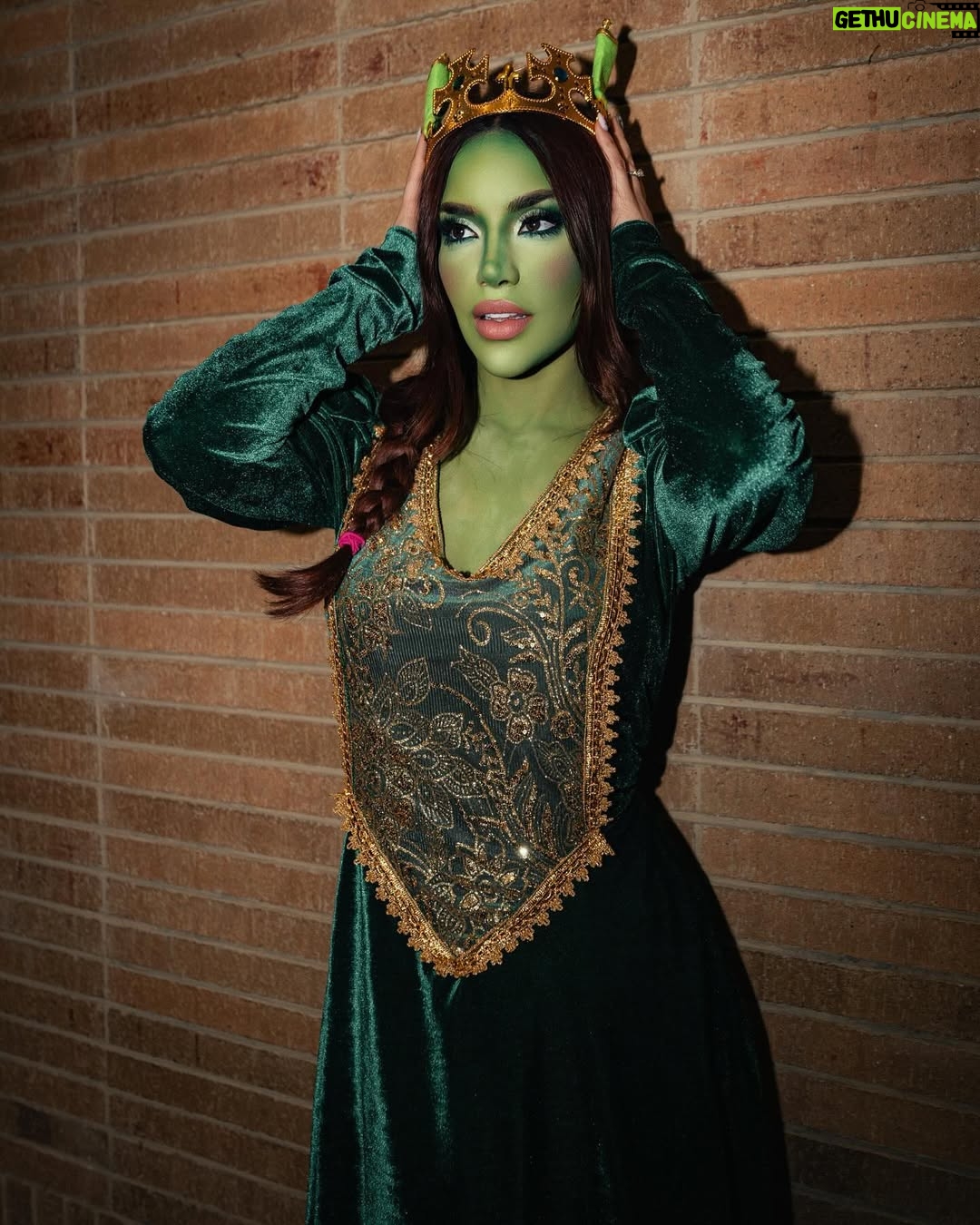 Kimberly Loaiza - 1.1 Million Likes - FELIZ HALLOWEEN de parte de la familia JUKISHREK 🎃