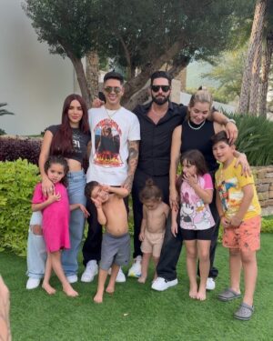 Kimberly Loaiza Instagram - Así posan pa la foto las nuevas generaciones 🤣