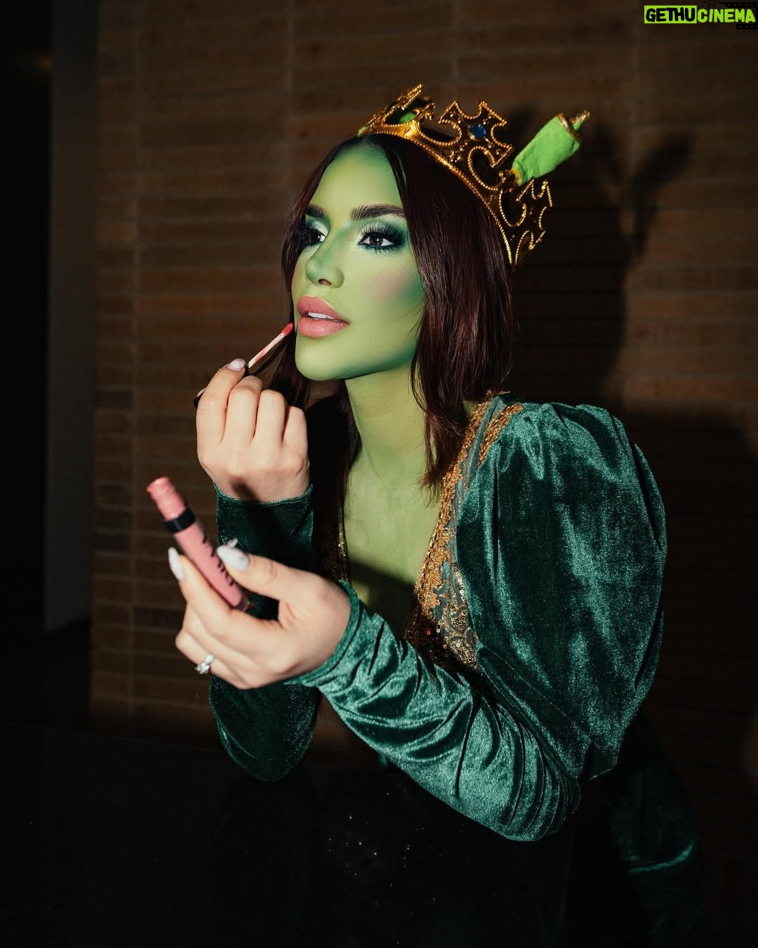 Kimberly Loaiza - 1.1 Million Likes - FELIZ HALLOWEEN de parte de la familia JUKISHREK 🎃