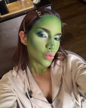 Kimberly Loaiza Instagram - FELIZ HALLOWEEN de parte de la familia JUKISHREK 🎃