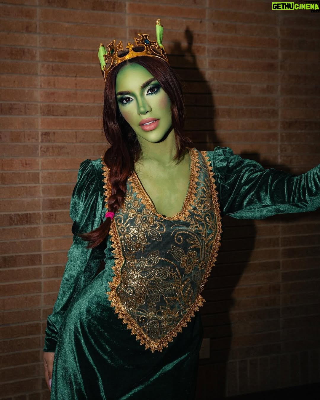 Kimberly Loaiza - 1.1 Million Likes - FELIZ HALLOWEEN de parte de la familia JUKISHREK 🎃