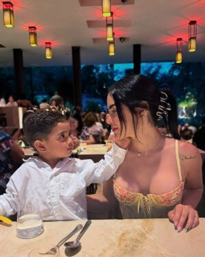 Kimberly Loaiza Instagram - Hace cuatro años nació mi Juanito, amor mío ni te imaginas lo feliz que me haces y lo orgullosa que me siento de ser tu madre, sin duda llegaste a alegrar más mis días con tu ternura y tus locuras que amo con toda mi alma, hijo mio quiero que sepas que pase lo que pase estoy y estaré para ti toda la vida, te amoooooo tantooo que mis palabras no alcanzan para explicártelo ¡FELIZ CUMPLEAÑOS MI JUANITO SERUCHIIIII! 🥹❤️🎂