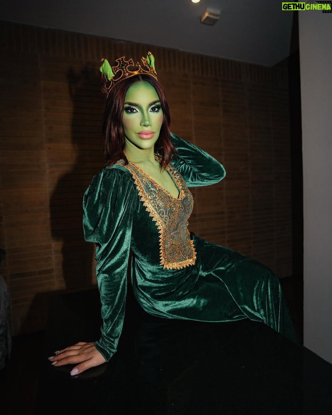 Kimberly Loaiza - 1.1 Million Likes - FELIZ HALLOWEEN de parte de la familia JUKISHREK 🎃