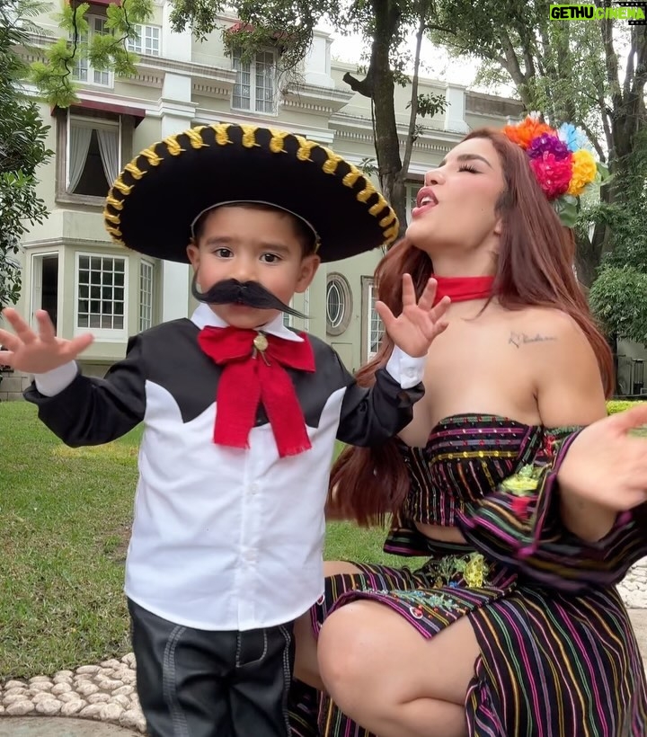Kimberly Loaiza - 1.5 Million Likes - Somos Mexicanos 🇲🇽✨