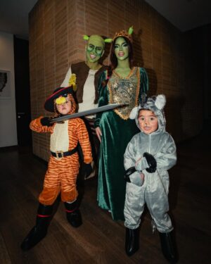 Kimberly Loaiza Instagram - FELIZ HALLOWEEN de parte de la familia JUKISHREK 🎃