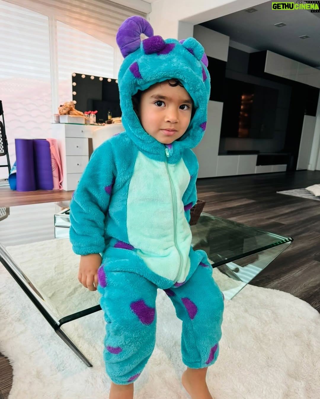 Kimberly Loaiza - 1.1 Million Likes - Hace cuatro años nació mi Juanito, amor mío ni te imaginas lo feliz que me haces y lo orgullosa que me siento de ser tu madre, sin duda llegaste a alegrar más mis días con tu ternura y tus locuras que amo con toda mi alma, hijo mio quiero que sepas que pase lo que pase estoy y estaré para ti toda la vida, te amoooooo tantooo que mis palabras no alcanzan para explicártelo ¡FELIZ CUMPLEAÑOS MI JUANITO SERUCHIIIII! 🥹❤️🎂