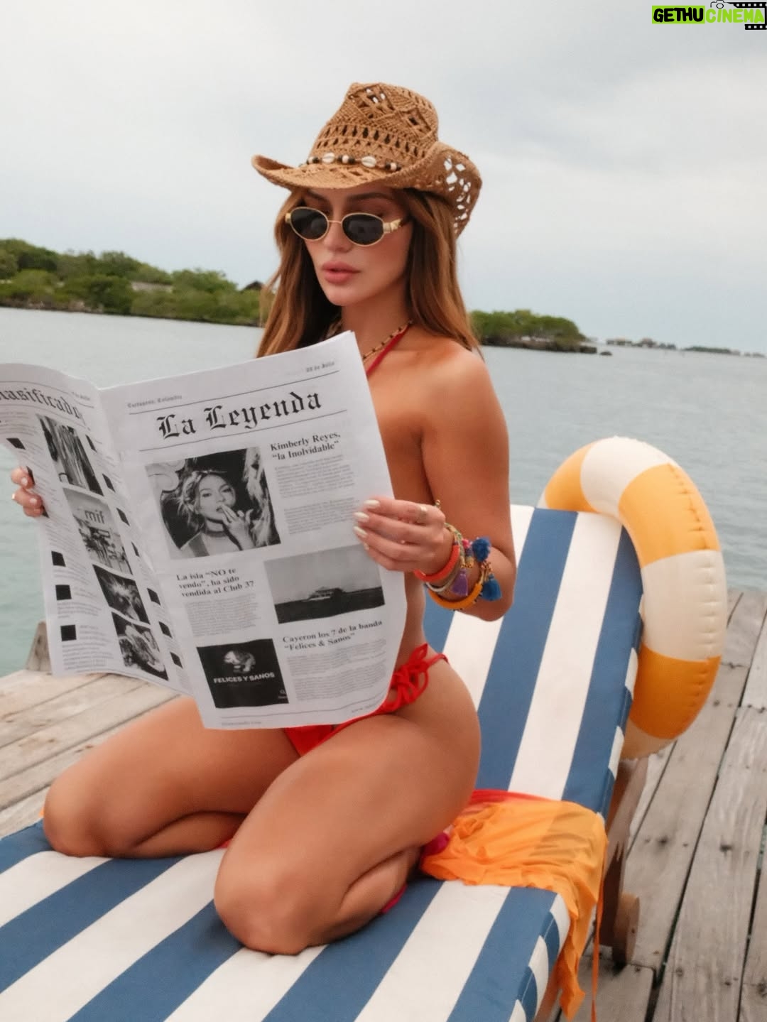 Kimberly Reyes - 34.9K Likes - Birthday mood en Club 37🌴 
👙: @entreaguas_wearableart