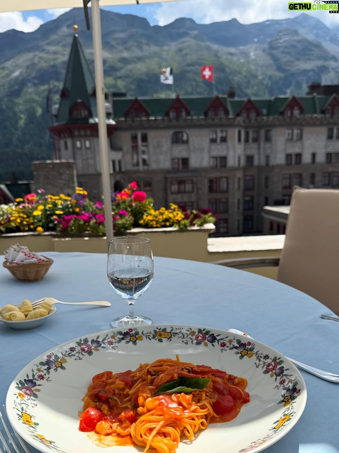 Kimia Hosseini - 42.9K Likes - Switzerland you felt like a dream I never wanted to leave.
every detail is still glowing in my heart.
