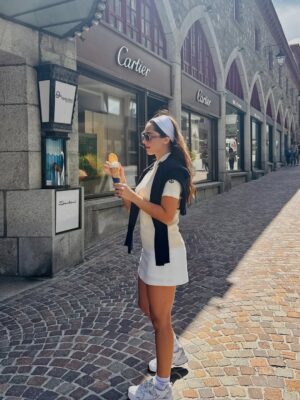 Kimia Hosseini Instagram - These moments are not just passing by, 
they’re shaping me..🎾
