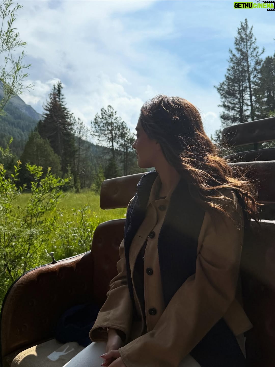 Kimia Hosseini - 42.9K Likes - Switzerland you felt like a dream I never wanted to leave.
every detail is still glowing in my heart.