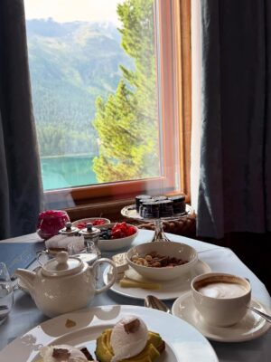 Kimia Hosseini Instagram - Switzerland you felt like a dream I never wanted to leave.
every detail is still glowing in my heart.