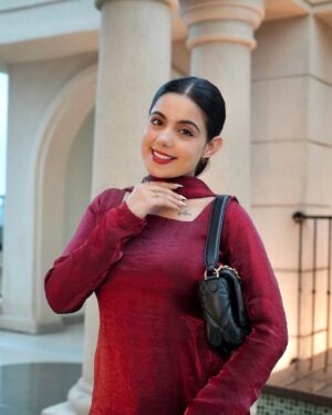 Kirat Randhawa Instagram - 🌺
Outfit @riwayatbykirat
Place your orders Asap🎀