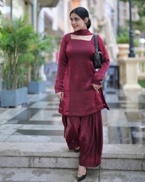 Kirat Randhawa Instagram - 🌺
Outfit @riwayatbykirat
Place your orders Asap🎀