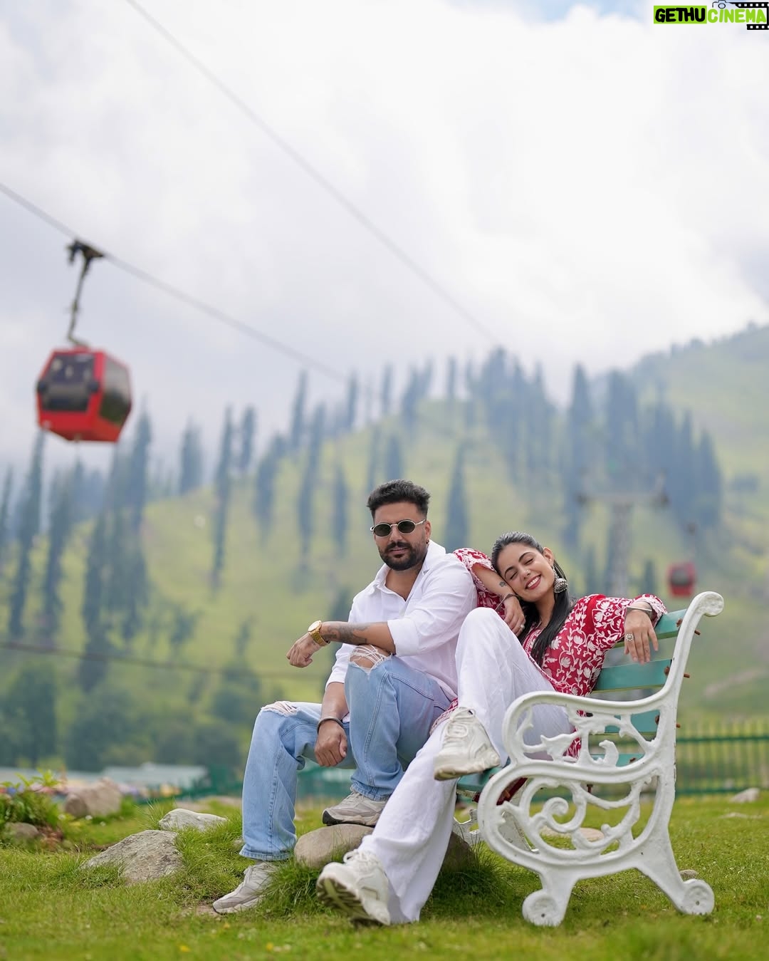 Kirat Randhawa - 56.5K Likes - Making Memories with Fam is my favourite thing to do🪷
