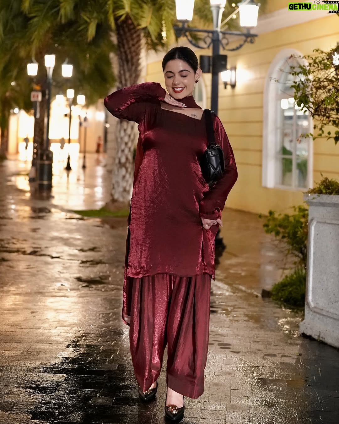 Kirat Randhawa - 63.9K Likes - 🌺
Outfit @riwayatbykirat
Place your orders Asap🎀